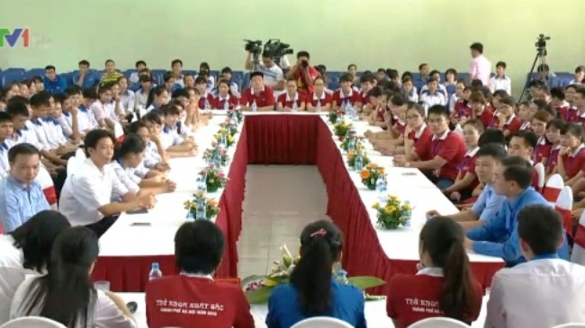 Đây là năm thứ 13 Thành phố Hà Nội tổ chức chương trình tuyên dương thủ khoa xuất sắc 