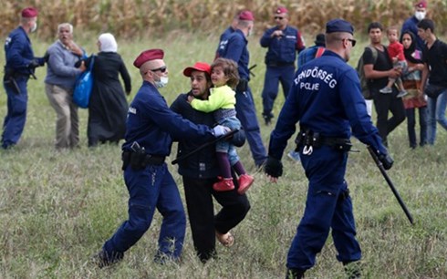 Những người di cư vẫn đổ về biên giới nước Đức