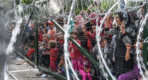 Hungary đã xây dựng hàng rào đóng cửa biên giới với Serbia và Croatia nhằm ngăn chặn người tị nạn, theo tin tức mới cập nhật quốc tế 