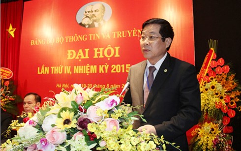 Bí thư Ban Cán sự Đảng, Bộ trưởng Bộ TT&TT Nguyễn Bắc Son phát biểu chỉ đạo tại Đại hội Đảng bộ Bộ TT&TT lần thứ IV, nhiệm kỳ 2015-2020