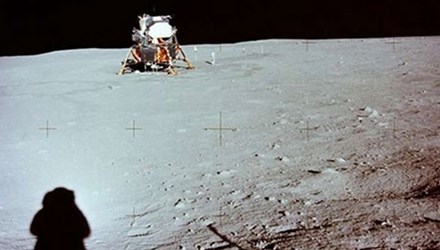 Nga đòi điều tra vào vụ biến mất một đoạn phim ghi hình vụ hạ cánh của tàu Apollo lên Mặt Trăng vào năm 1969