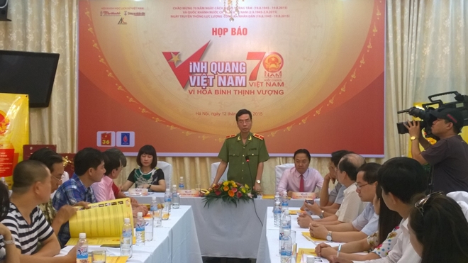 Chương trình Vinh Quang Việt Nam 2015 tôn vinh 15 tập thể, cá nhân 