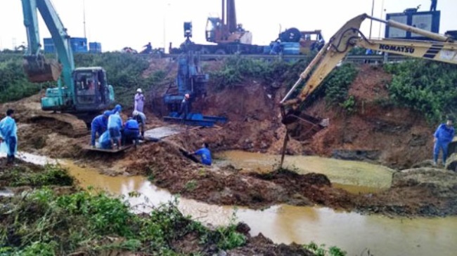 Tin tức mới cập nhật trong nước, nhiều hộ dân sẽ được cấp nước lại sau sự cố vỡ đường ống nước sông Đà