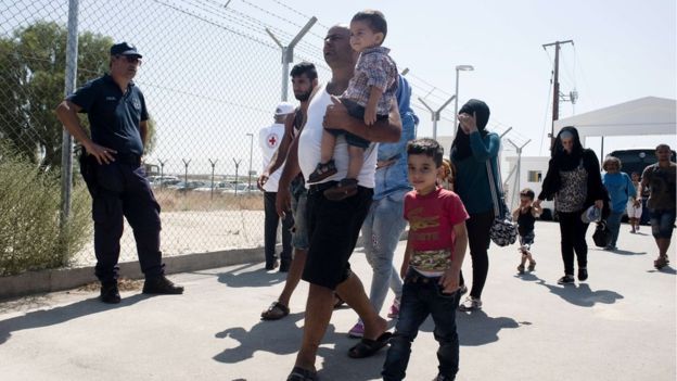 Người tị nạn đang chạy trốn khỏi Syria, đang trên đường đến một trại tập trung tại Cyprus theo tin tức mới cập nhật quốc tế 