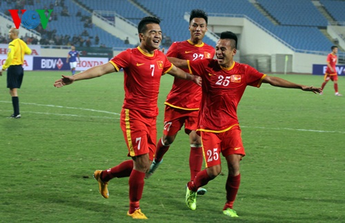 Tin tức mới cập nhật: Cầu thủ Việt Nam ăn mừng bàn thắng trước Malaysia