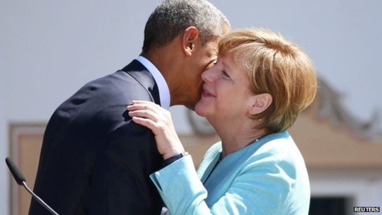 Thủ tướng Đức Angela Merkel chào đón tổng thống Obama