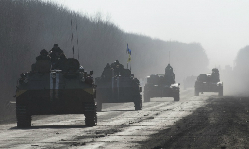 Tin tức mới cập nhật về tình hình Ukraine: Quân đội Kiev lén lút chuyển 200 khẩu pháo tự hành tới khu vực Lugansk