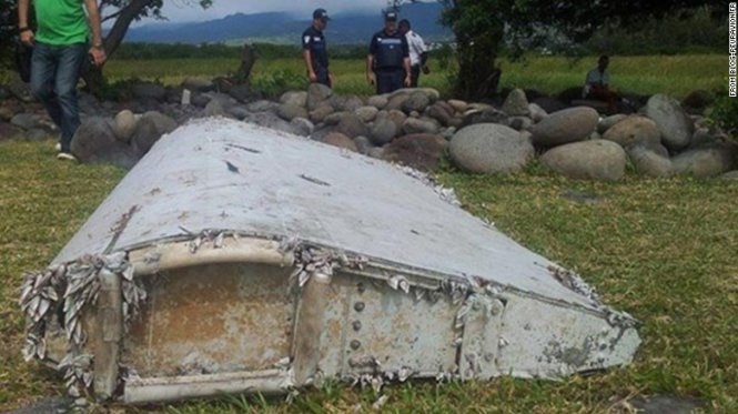 Mảnh vỡ máy bay lạ tìm thấy ở đảo La Reunion