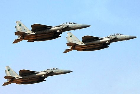 Các chiến đấu cơ xuất kích tấn công sân bay quốc tế do phiến quân Houthi kiểm soát