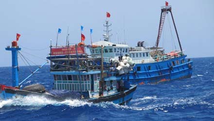Tin tức mới cập nhật hôm nay: Tàu cá Việt Nam bị tấn công trên Biển Đông