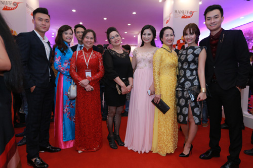 Tin tức mới cập nhật ngày 28/11: Các nghệ sĩ Việt Nam nhiều thế hệ hội tụ trong Liên hoan phim Quốc tế Hà Nội