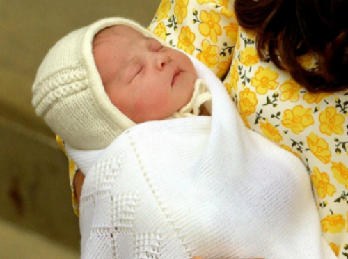 Tin tức mới cập nhật cho biết tên của công chúa nhỏ nước Anh là Charlotte Elizabeth Diana
