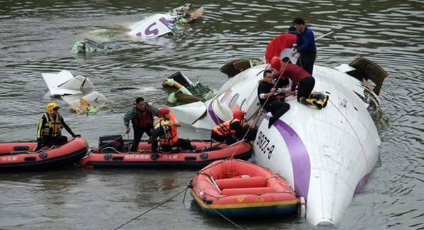 Tin tức mới nhất về chiếc máy bay lao xuống sông ở Đài Loan
