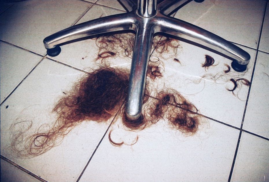 Người đàn ông dùng râu của mình làm tóc giả cho người khác đang phải đối mặt với việc nhận án tù, theo tin tức mới nhất. Ảnh Mirror