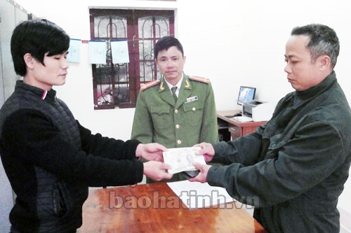 Theo tin tức mới nhất trên báo chí, ông Bình đã được trao trả lại số tiền đánh rơi