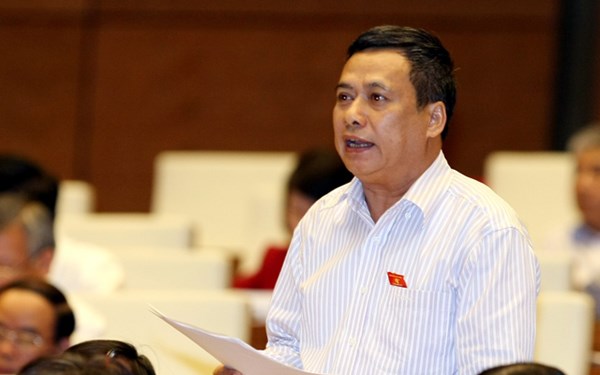 Đại biểu Quốc hội tỉnh Gia Lai Hà Công Long phát biểu ý kiến tại phiên họp