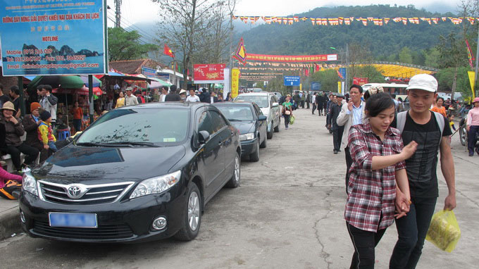 Tin tức mới nhất tỉnh Thanh Hóa có đường dây nóng phản ánh chuyện xe công đi lễ chùa