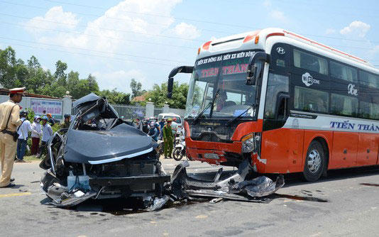 Những tin tức pháp luật mới nhất hôm nay đề cập đến vụ tai nạn giao thông nghiêm trọng khiến 6 người thiệt mạng ở Đà Nẵng