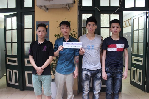 Trong những tin pháp luật online mới nhất hôm nay có vụ bắt giữ 4 quái xế ‘đại náo’ đường phố Hà Nội