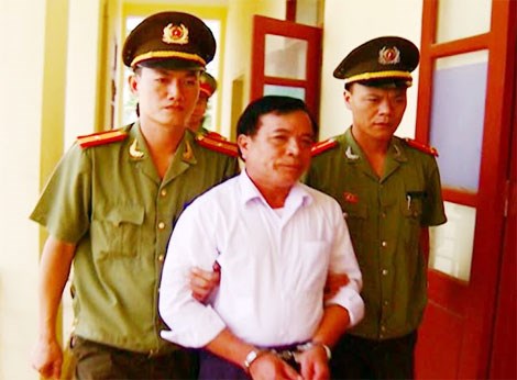 Cơ quan điều tra thực hiện lệnh bắt tạm giam đối tượng Nguyễn Đình Tấn, theo những tin tức pháp luật 24h qua