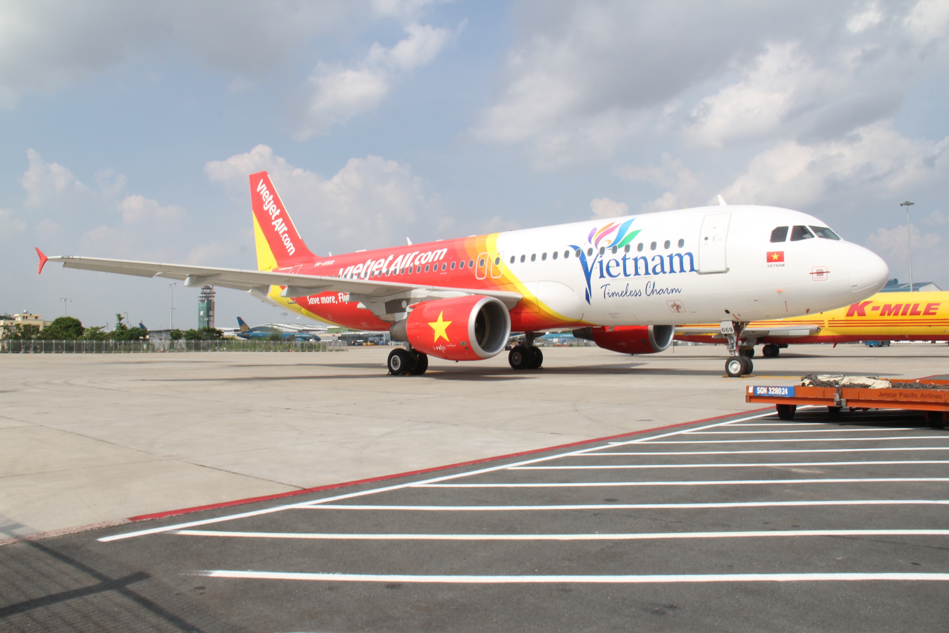 H&agrave;nh kh&aacute;ch t&aacute;t nh&acirc;n vi&ecirc;n Vietjet bị cấm đi m&aacute;y bay 6 th&aacute;ng l&agrave; tin tức ph&aacute;p luật mới nhất ng&agrave;y 12/5