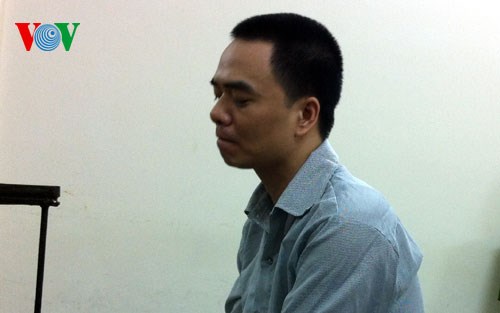 Đối tượng Hùng đã bị tuyên phạt 13 năm tù giam, theo những tin tức pháp luật online mới nhất trong ngày