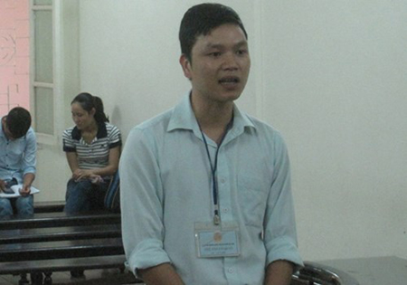 Bị cáo Nguyễn Viết Chung tại phiên tòa, theo những tin tức pháp luật mới nhất hôm nay