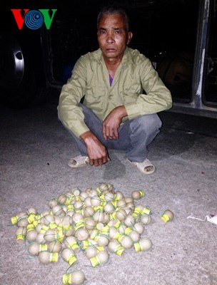 Bắt vụ vận chuyển 98 quả pháo trứng Trung Quốc là một trong những tin tức pháp luật online mới nhất hôm nay