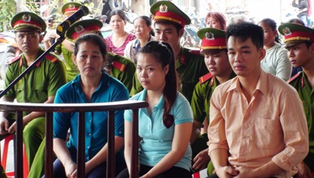 Những tin pháp luật mới nhất hôm nay đề cập đến vụ Xử án gia đình tiếp tay nhau bán ma túy