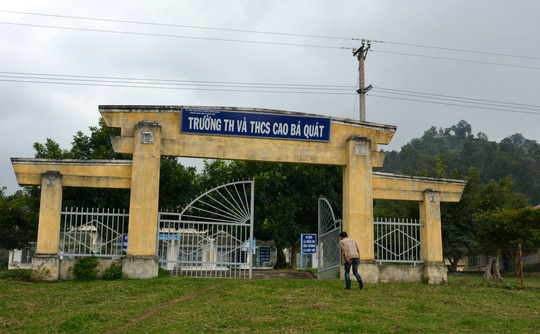 Trường tiểu học và THCS Cao Bá Quát, nơi xảy ra vụ việc