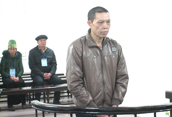 Trong những tin tức pháp luật mới nhất hôm nay có vụ tuyên phạt bị cáo Quàng Văn Bình (còn gọi là “Vinh”), 44 tuổi, ở xã Thôm Mòn, huyện Thuận Châu, tỉnh Sơn La tử hình về tội mua bán trái phép chất ma túy.