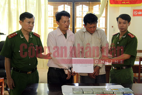 Những tin pháp luật 24h qua đề cập đến vụ Bắt 2 đối tượng cùng 6 bánh heroin