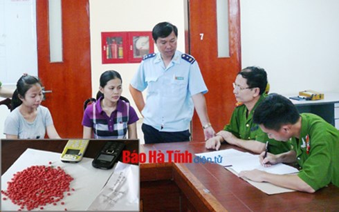 2 đối tượng c&ugrave;ng tang vật tại cơ quan chức năng, theo những tin tức ph&aacute;p luật online trong ng&agrave;y