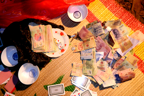 Những tin pháp luật mới nhất trong ngày đề cập đến vụ thủ kho chiếm đoạt gần 8,3 tỉ đồng của công ty để đánh bạc