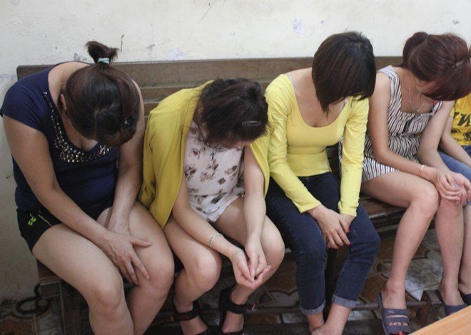 Các cô gái tại cơ quan điều tra, theo những tin tức pháp luật mới hôm nay