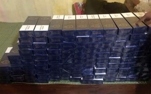 Bắt giữ vụ vận chuyển hơn 10.000 gói thuốc lá lậu  theo những tin tức pháp luật 24h qua. Ảnh: 