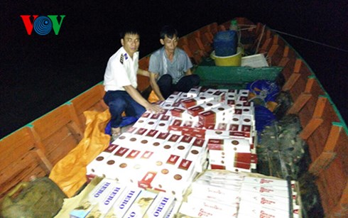 Bắt quả tang vụ buôn lậu 4.500 gói thuốc lá ngoại ở Kiên Giang là một trong những tin pháp luật 24h qua
