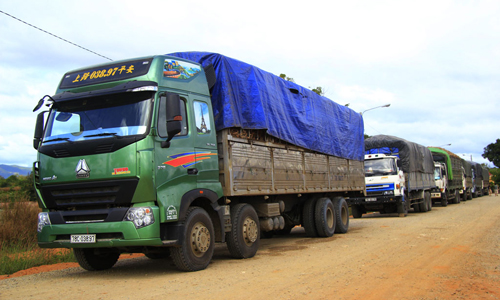 Cảnh s&aacute;t điều tra Cong an huyện Kr&ocirc;ng B&ocirc;ng đang truy bắt c&aacute;c nghi phạm li&ecirc;n quan đến vụ cướp t&agrave;i sản xảy ra h&ocirc;m 4/5