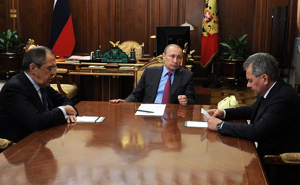 Tổng thống Putin và Bộ trưởng Quốc phòng và Ngoại giao Nga. Ảnh: RT