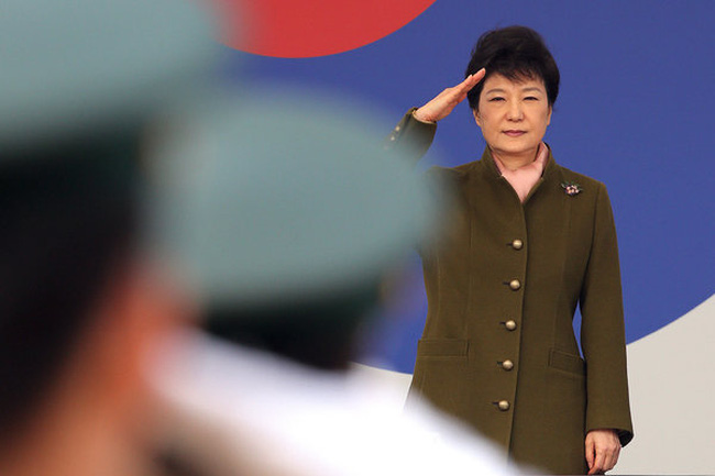 Tin tức thời sự 24h ngày 25/3 đề cập đến việc Tổng thống Hàn Quốc Park Geun-hye cảnh báo tình hình Triều Tiên tiếp tục leo thang căng thẳng
