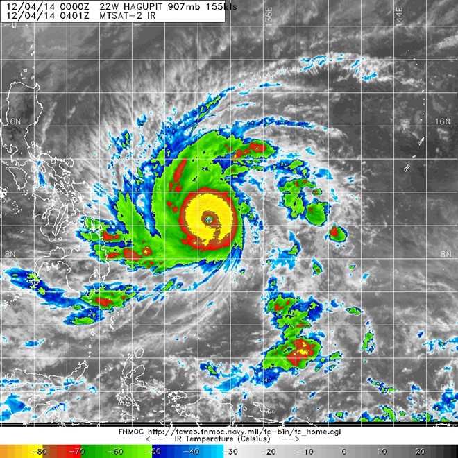 Hình ảnh bão Hagupit dưới máy ảnh hồng ngoại cho thấy khu vực mạnh nhất gần tâm bão vượt ngưỡng -80 độ C