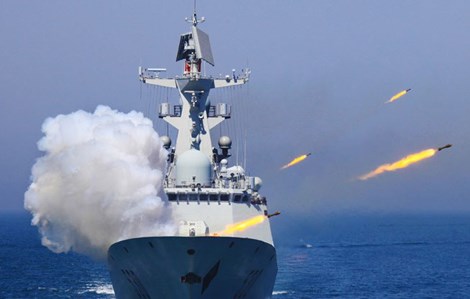 Tình hình Biển Đông căng thẳng sau hàng loạt hành động thị uy quân sự của Trung Quốc