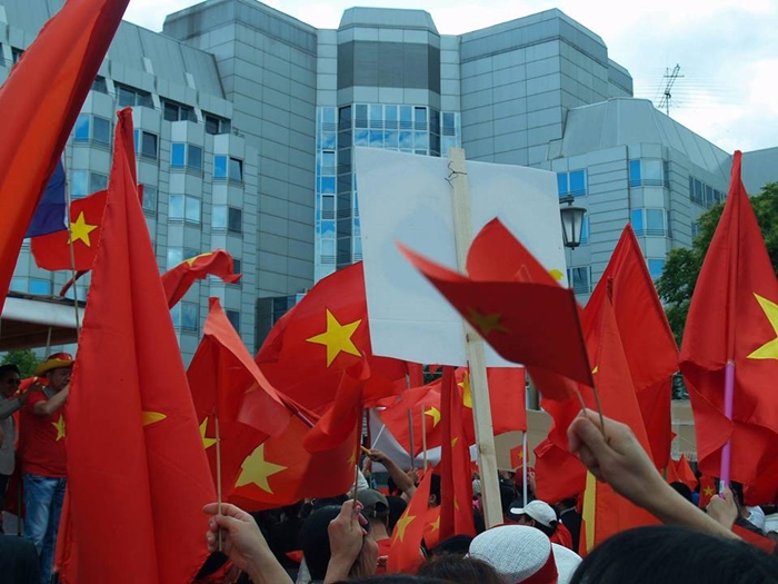 Thời gian qua, cộng động người Việt ở nước ngoài đã nhiều lần tổ chức biểu tình phản đối việc Trung Quốc quân sự hóa Biển Đông