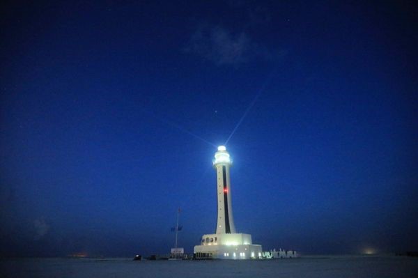 Ngọn hải đăng mà Trung Quốc xây dựng trái phép trên đá Subi thuộc quần đảo Trường Sa của Biển Đông Việt Nam