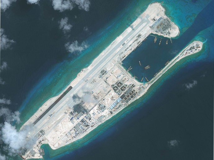 Hoạt động xây đảo trái phép của Trung Quốc liên tục bị chỉ trích vì sẽ đe dọa an ninh, hòa bình của tình hình Biển Đông hiện nay