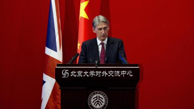 Ngay giữa Trung Quốc, Ngoại trưởng Anh khẳng định tranh chấp Biển Đông cần giải quyết bằng luật lệ thế giới