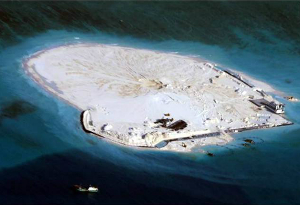 Một hòn đảo Trung Quốc đang tổ chức cải tạo trái phép ở Biển Đông
