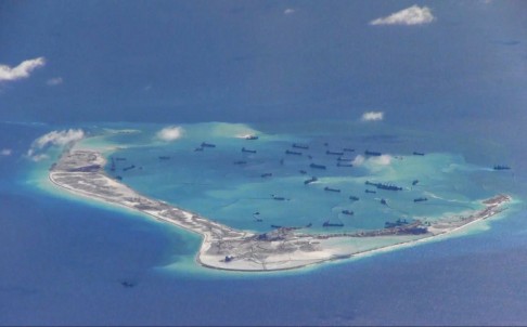 Trung Quốc tiếp tục tăng cường các hoạt động xây dựng phi pháp khiến tình hình Biển Đông thêm căng thẳng bấp chấp bị dư luận quốc tế lên án