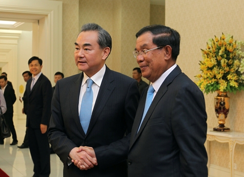 Giới chuyên gia cho rằng lập trường của Lào, Campuchia và Brunei về tình hình Biển Đông bị ảnh hưởng bởi nguồn đầu tư từ Trung Quốc