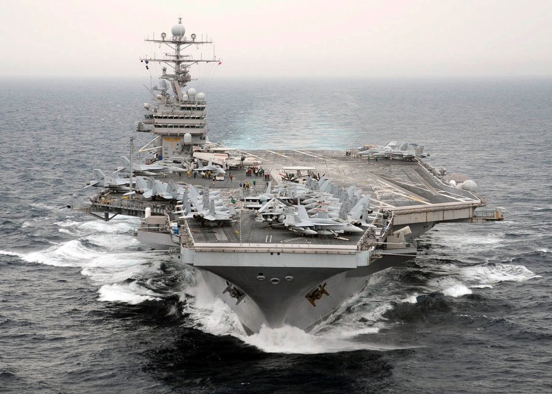 Mỹ từng không ít lần điều tàu chiến áp sát các đảo nhân tạo mà Trung Quốc xây dựng trái phép ở Biển Đông